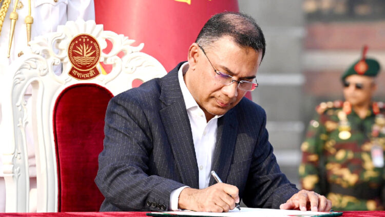 প্রতিরক্ষা ও দুই বিভাগ নিজের হাতে রাখলেন প্রধানমন্ত্রী তারেক রহমান