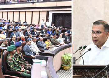 ছুটির দিনেও প্রধানমন্ত্রীর কর্মব্যস্ততা; তেজগাঁও কার্যালয়ে অফিস