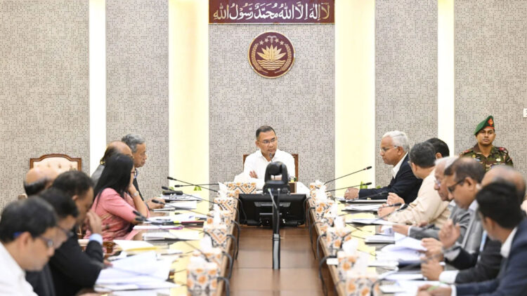 সচিবালয়ে প্রধানমন্ত্রীর বৈঠক: ফ্যামিলি কার্ডে অগ্রাধিকার পাবেন নারীরা