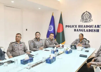 অপরাধ করলেই গ্রেপ্তার, লাগবে না অনুমতি: সরকারি কর্মচারীদের রক্ষাকবচ বাতিল