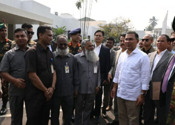 ‘তুই নূর না?’—মায়ের পুরোনো কর্মচারীকে দেখেই চিনে ফেললেন প্রধানমন্ত্রী