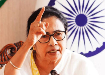 বাংলাদেশের সফল নির্বাচন দেখে ভারতের কমিশনের শেখা উচিত: মমতা