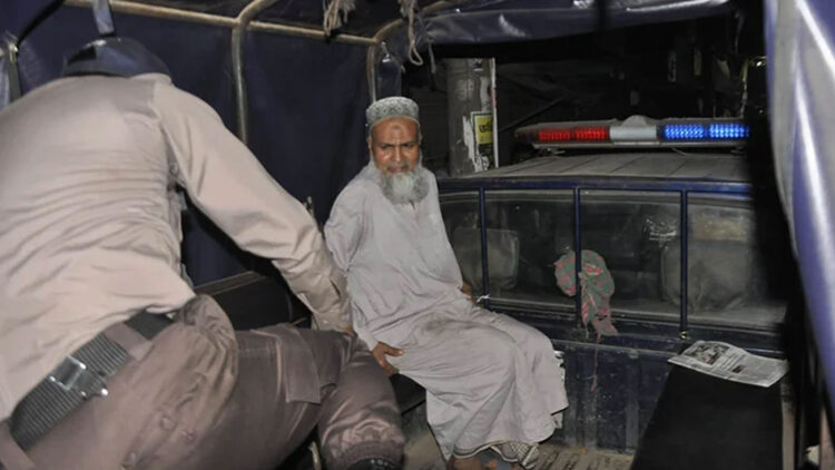 ঢাকা-৬: ভোট কেনার অভিযোগে জামায়াত নেতা আটক, ২ দিনের জেল