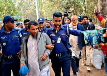 ভোট কেনার উদ্দেশ্যে টাকা বিতরণ: শরীয়তপুরে ৭ লাখ টাকাসহ জামায়াত কর্মী হাতেনাতে আটক