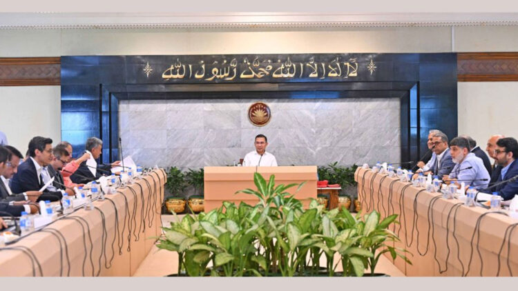 গভীর সমুদ্রবন্দর ও বন্ধ কারখানা চালু: প্রধানমন্ত্রীর কাছে ব্যবসায়ীদের একগুচ্ছ দাবি