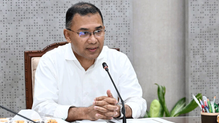 “সকাল থেকে গভীর রাত: একটানা ১৬ ঘণ্টা দাপ্তরিক কাজে ব্যস্ত সময় কাটালেন প্রধানমন্ত্রী”